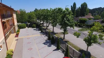 A Móricz Apartmanok épülete kívülről